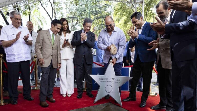 Albert Pujols devela su estrella en el Paseo del Boulevard de las Estrellas de la Avenida Winston Churchill (MATÍAS BONCOSKY)