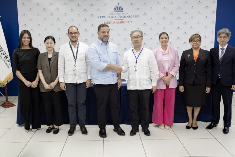 NP-Medio-Ambiente-KOICA-y-MEPyD-inauguran-proyecto-de-monitoreo-del-cambio-climatico-en-parques-nacionales-1-1536x1023
