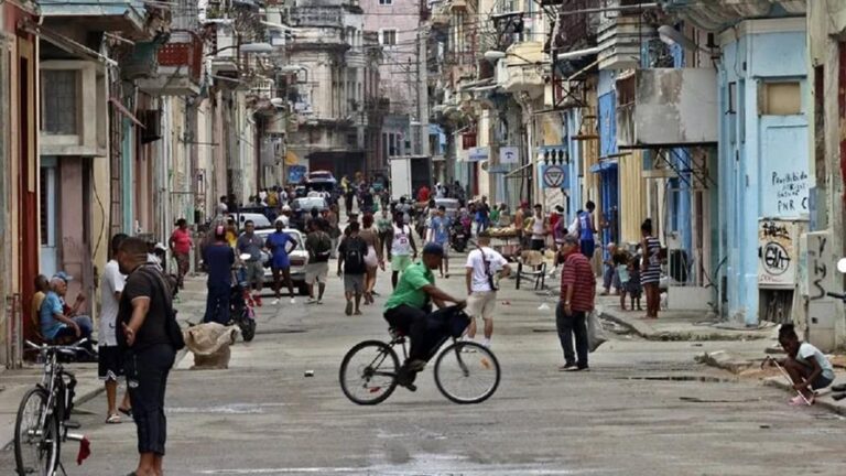 habana-cuba-9d573378-focus-0-0-896-504
