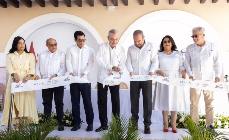 inauguran-escuela-de-turismo-en-bavaro